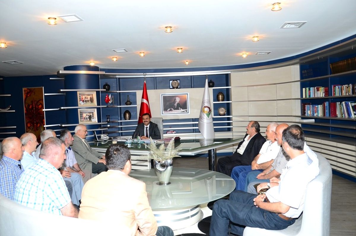 Çoban Terminal Esnafından Başkan Bayrak\'a Plaket
