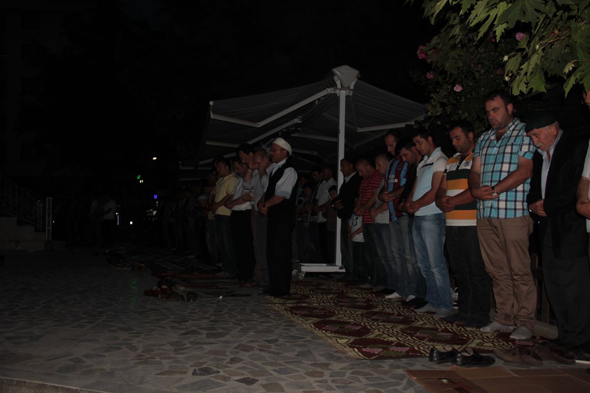 Fatsa\'da Cemaat Dışarı Taştı
