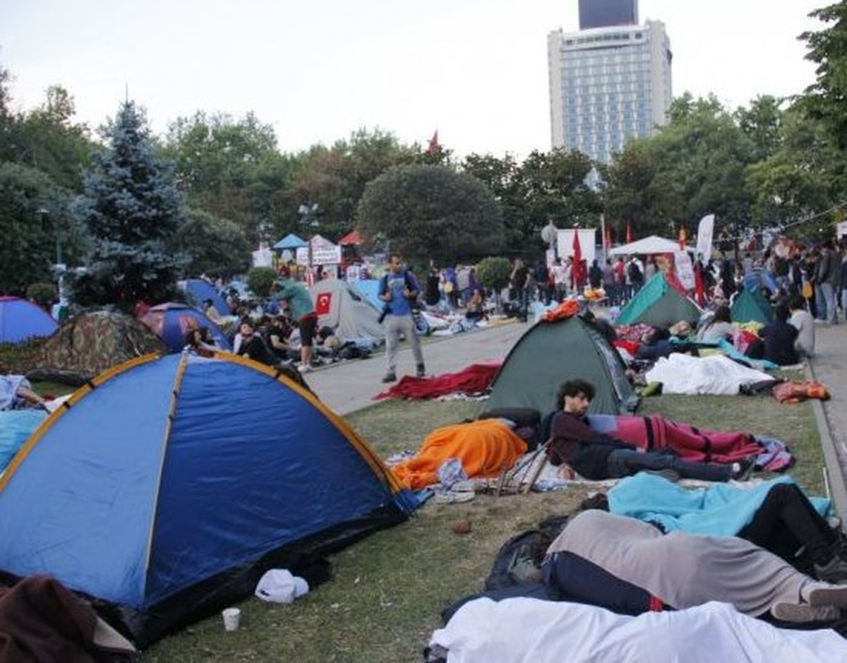 Gezi Parkı\'nda Nöbet Devam Etti
