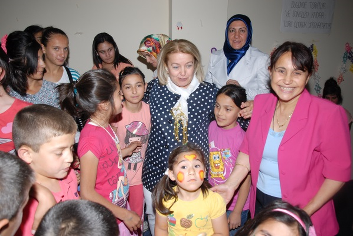 Gönül Elçileri Sevgi Evlerinde