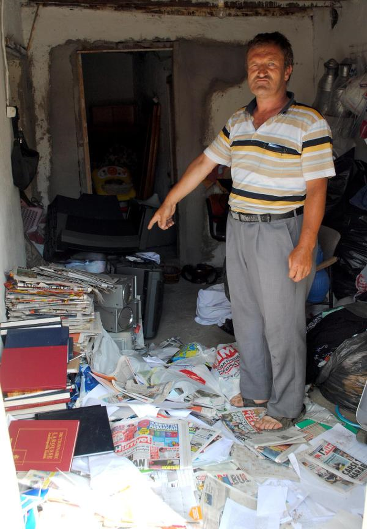 Görme Engelli Kişi Tekerlekli Sandalye Dağıttı