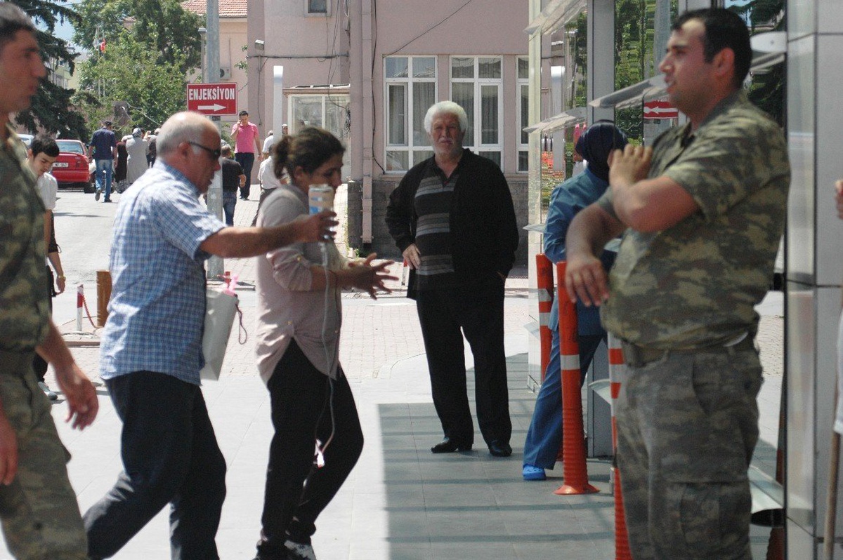 Kayseri\'de 150 Hastane Personeli Zehirlendi