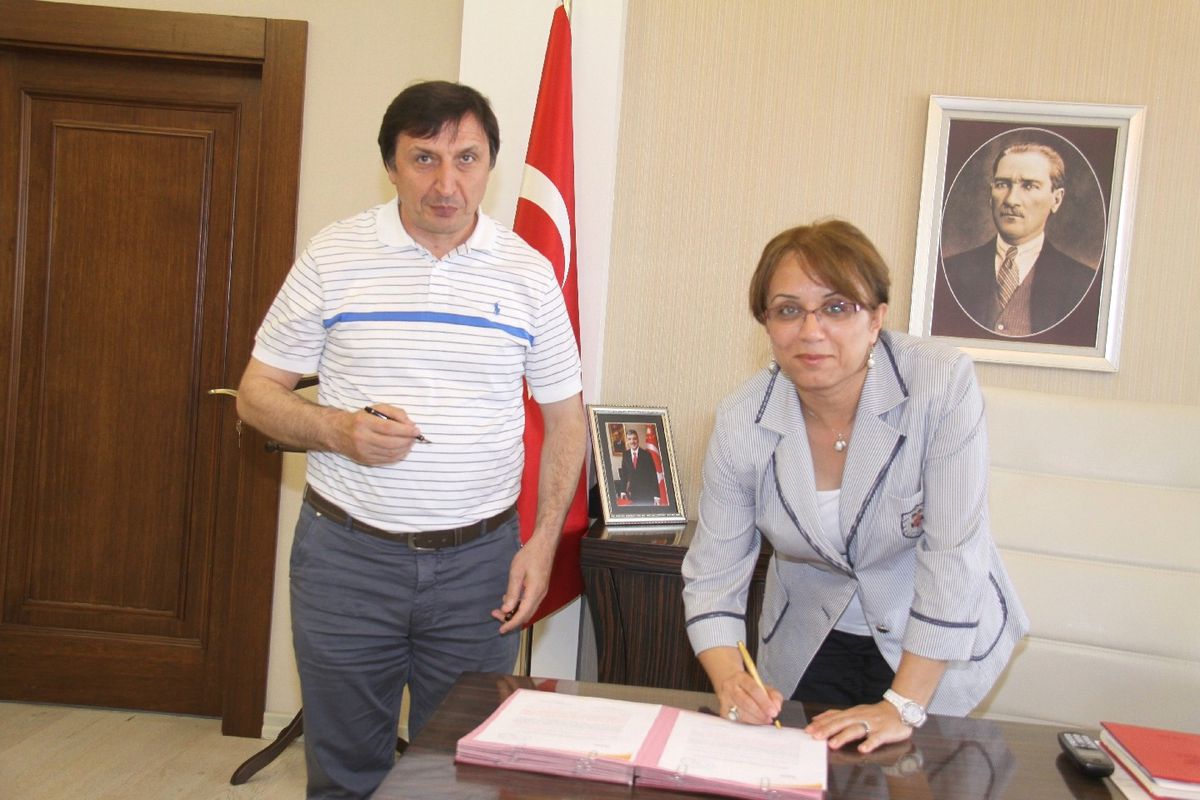 Neü ile Dağıstan Devlet Üniversitesi Arasında İki Anlaşma İmzalandı