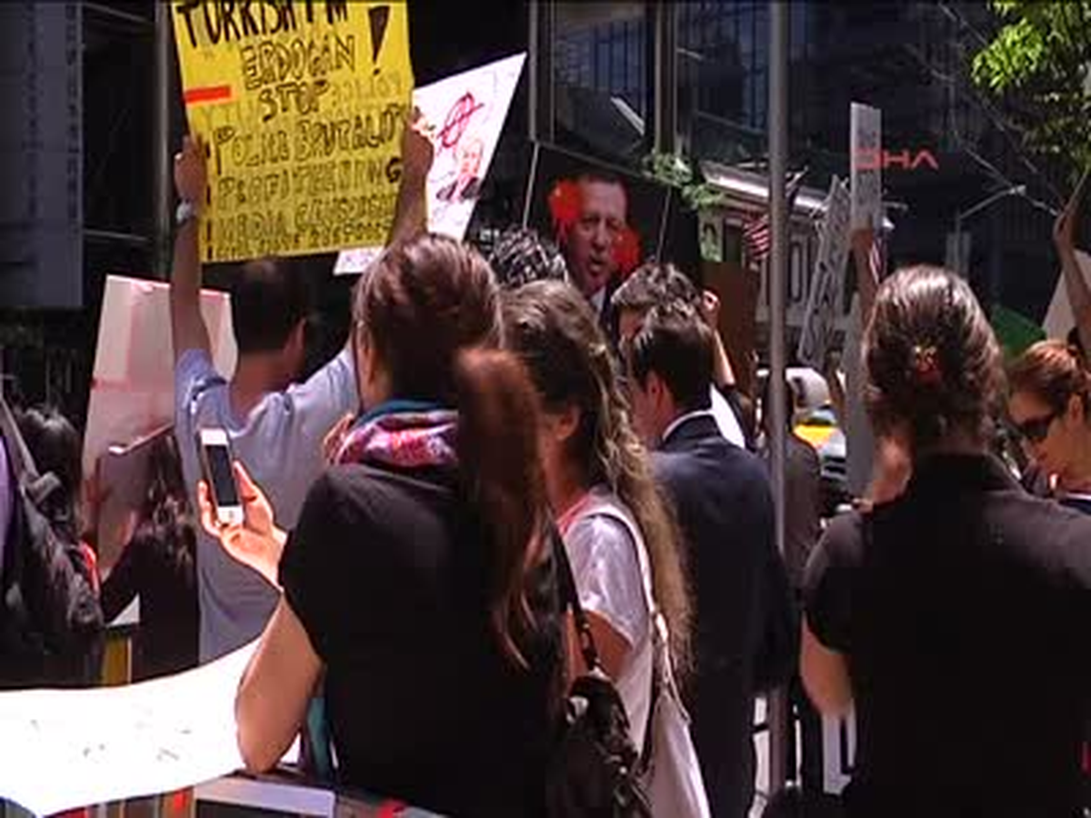 New York\'ta Tencere Tavalı Protesto