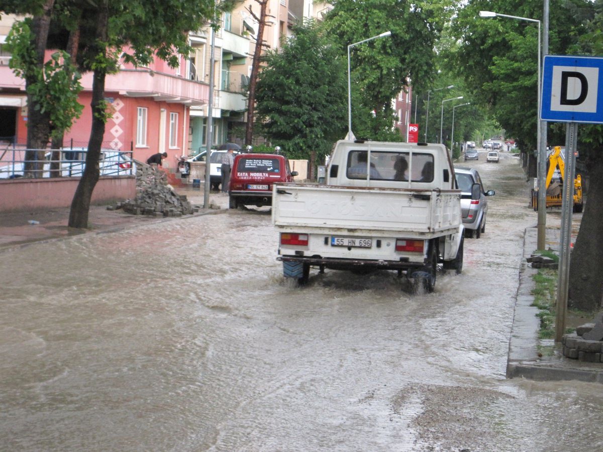 Şiddetli Yağmur Hayatı Olumsuz Etkiledi
