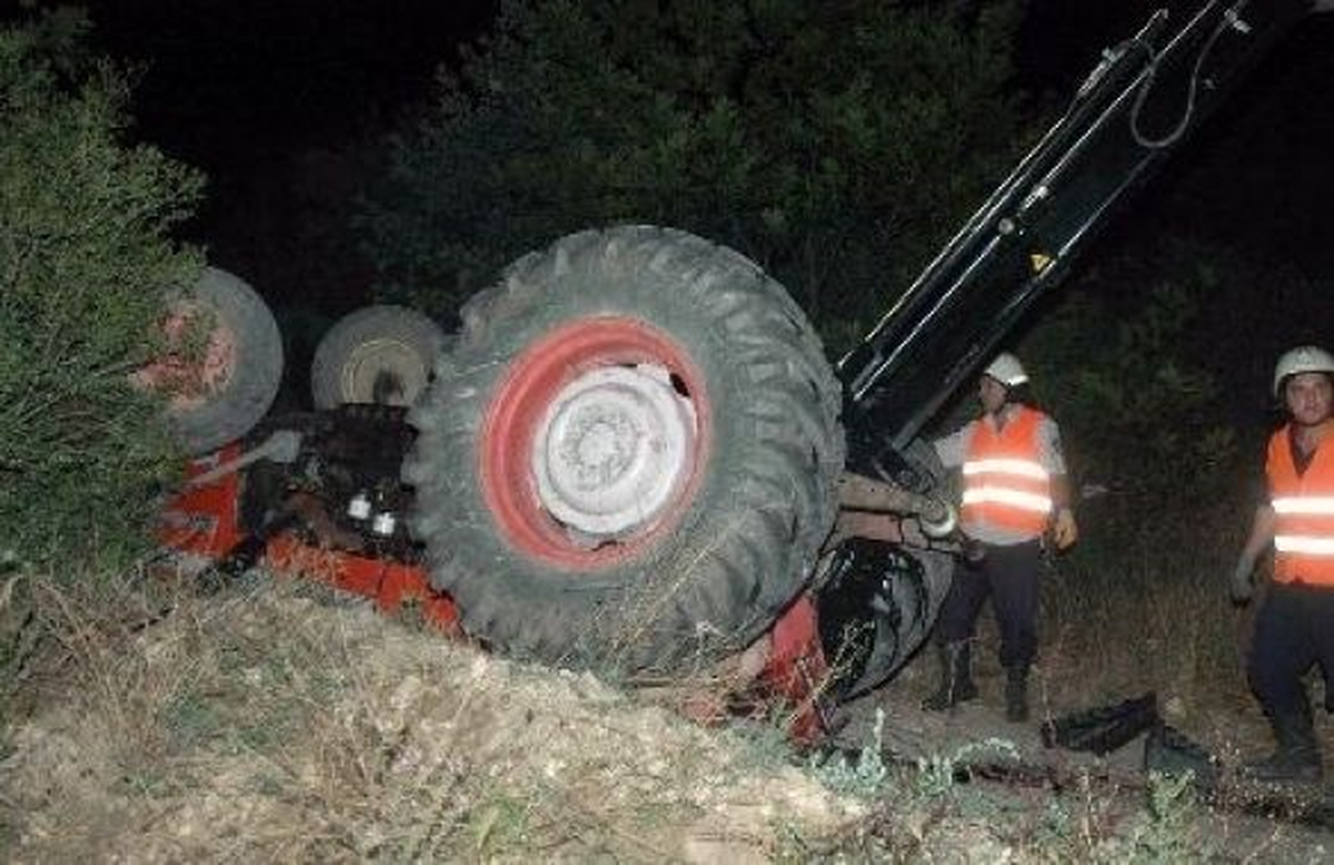 Traktörün Altında Kalan Şahıs Hayatını Kaybetti