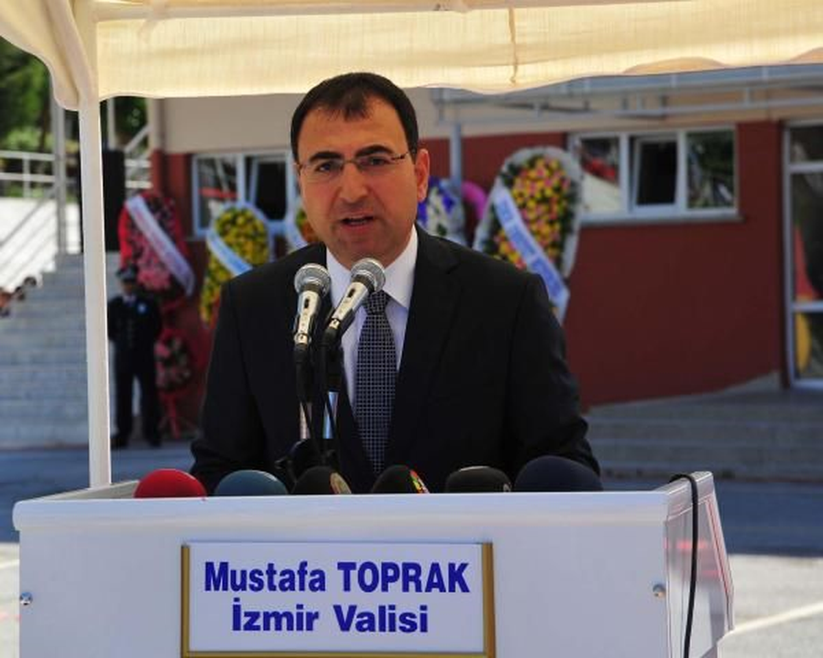 Vali Toprak\'tan \'Sosyal Medya Gözaltıları\' Değerlendirmesi