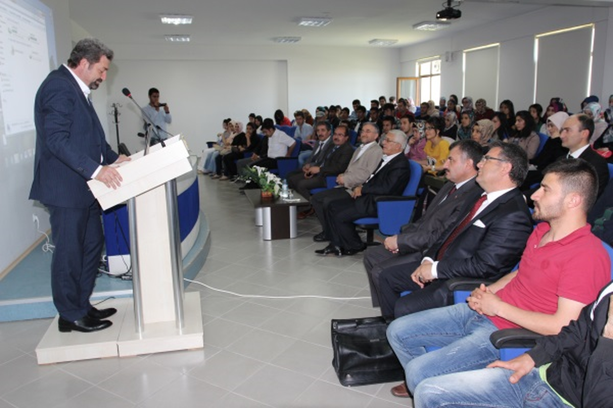 Yaşar Döngel İş Yaşamındaki Deneyimlerini Gençlerle Paylaştı