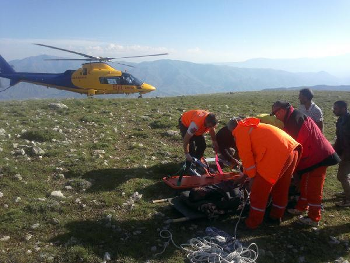 Yıldırım Çarpan Çoban, Helikopterle Hastaneye Kaldırıldı