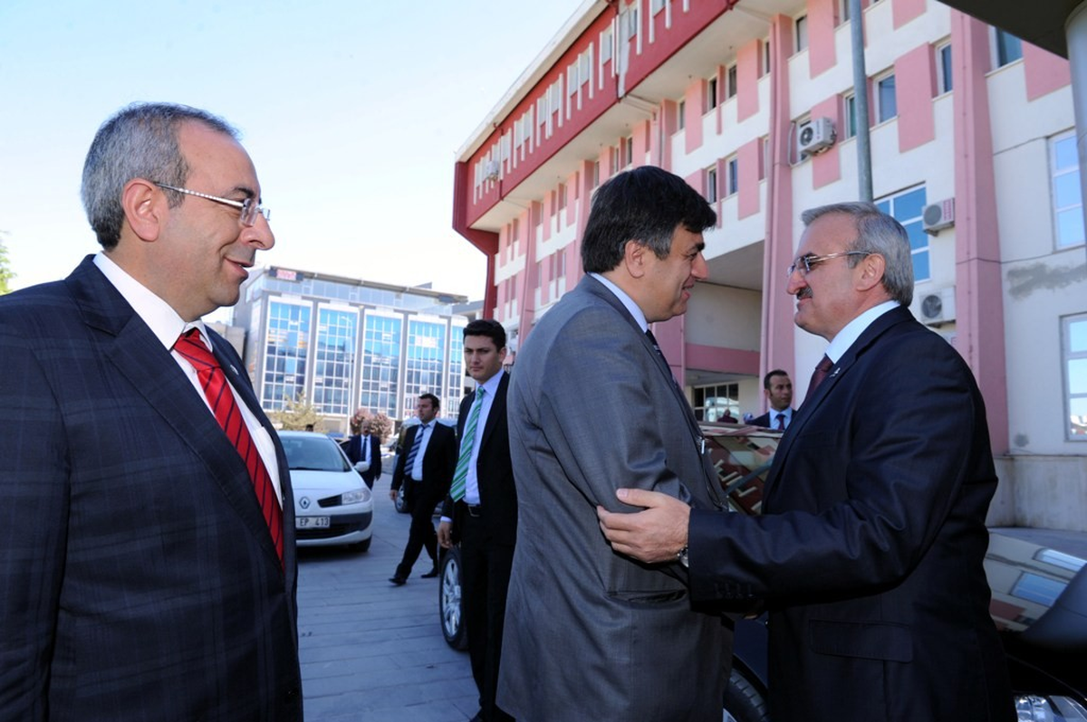 YÖK Başkanı Çetinsaya\'dan Vali Karaloğlu\'na Ziyaret