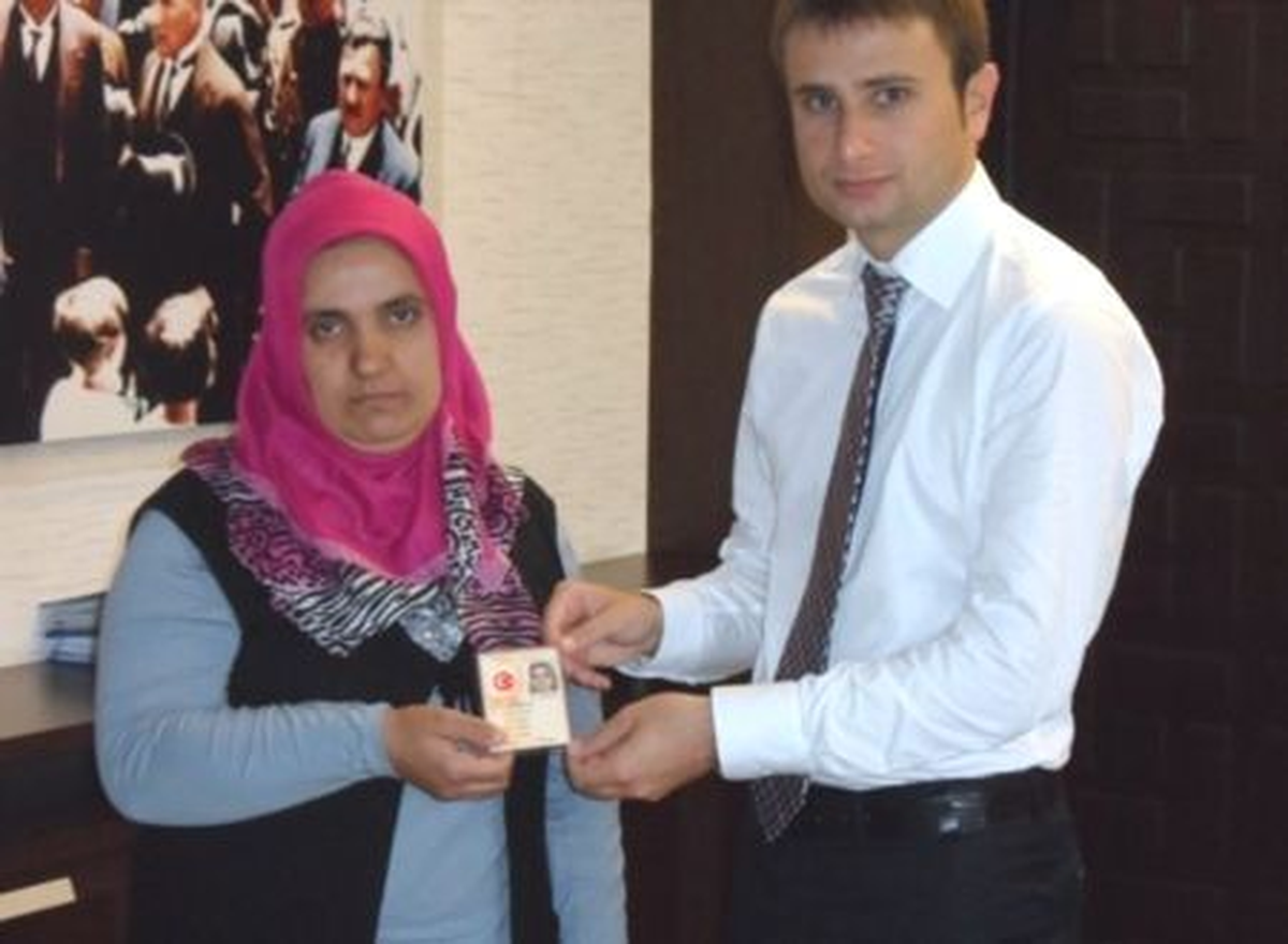 25 Yıl Sonra Nüfus Cüzdanına Kavuştu
