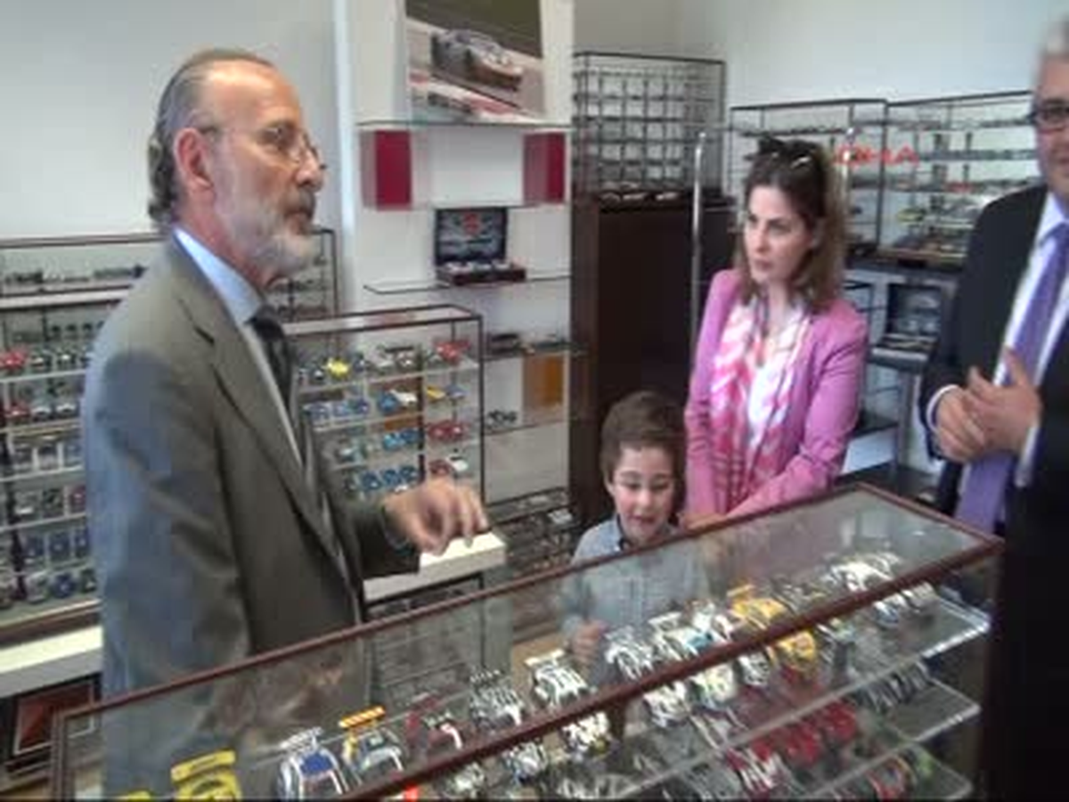 2cenevre\'de Nahum\'un Oto Koleksiyonu Görücüye Çıktı