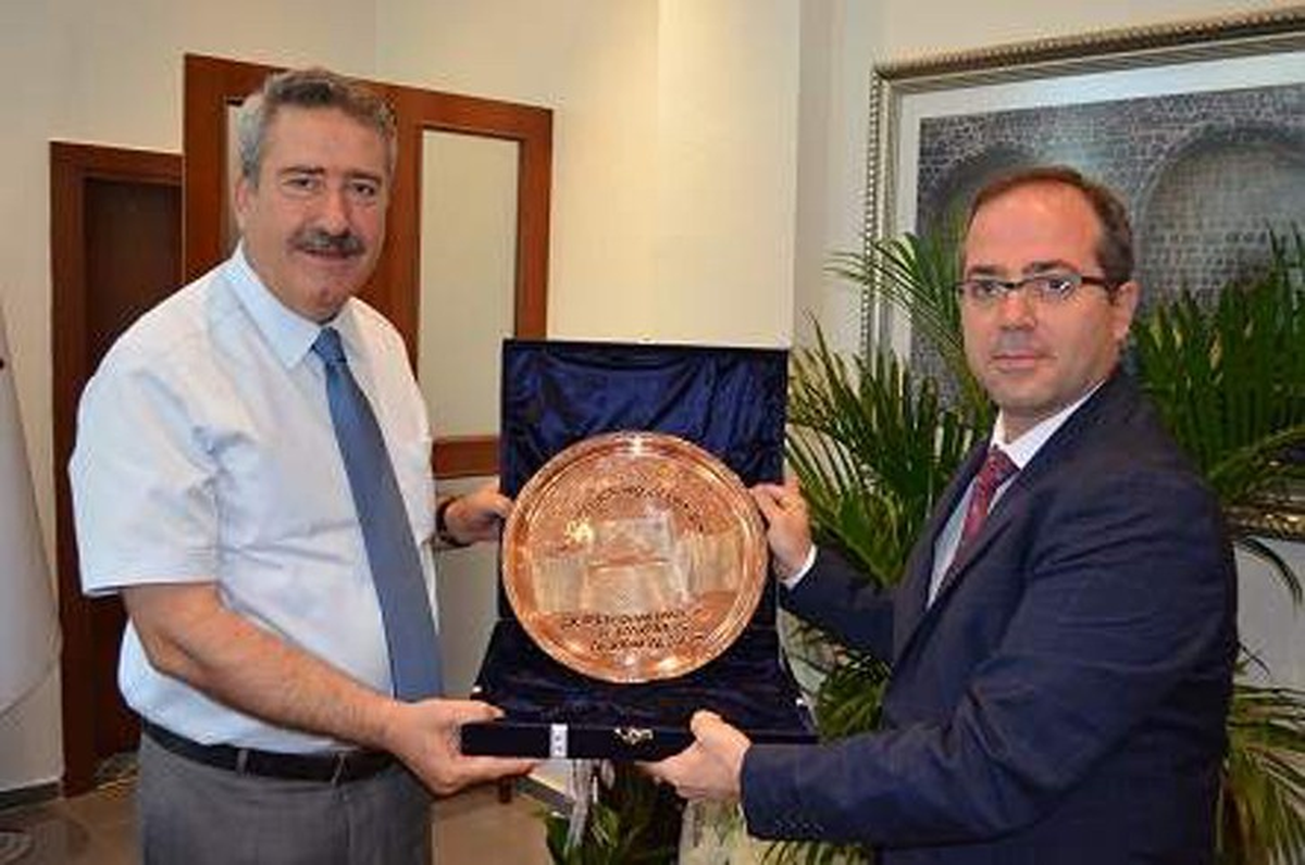 AK Parti İl Başkanı Altaç, Vali Kıraç\'ı Ziyaret Etti