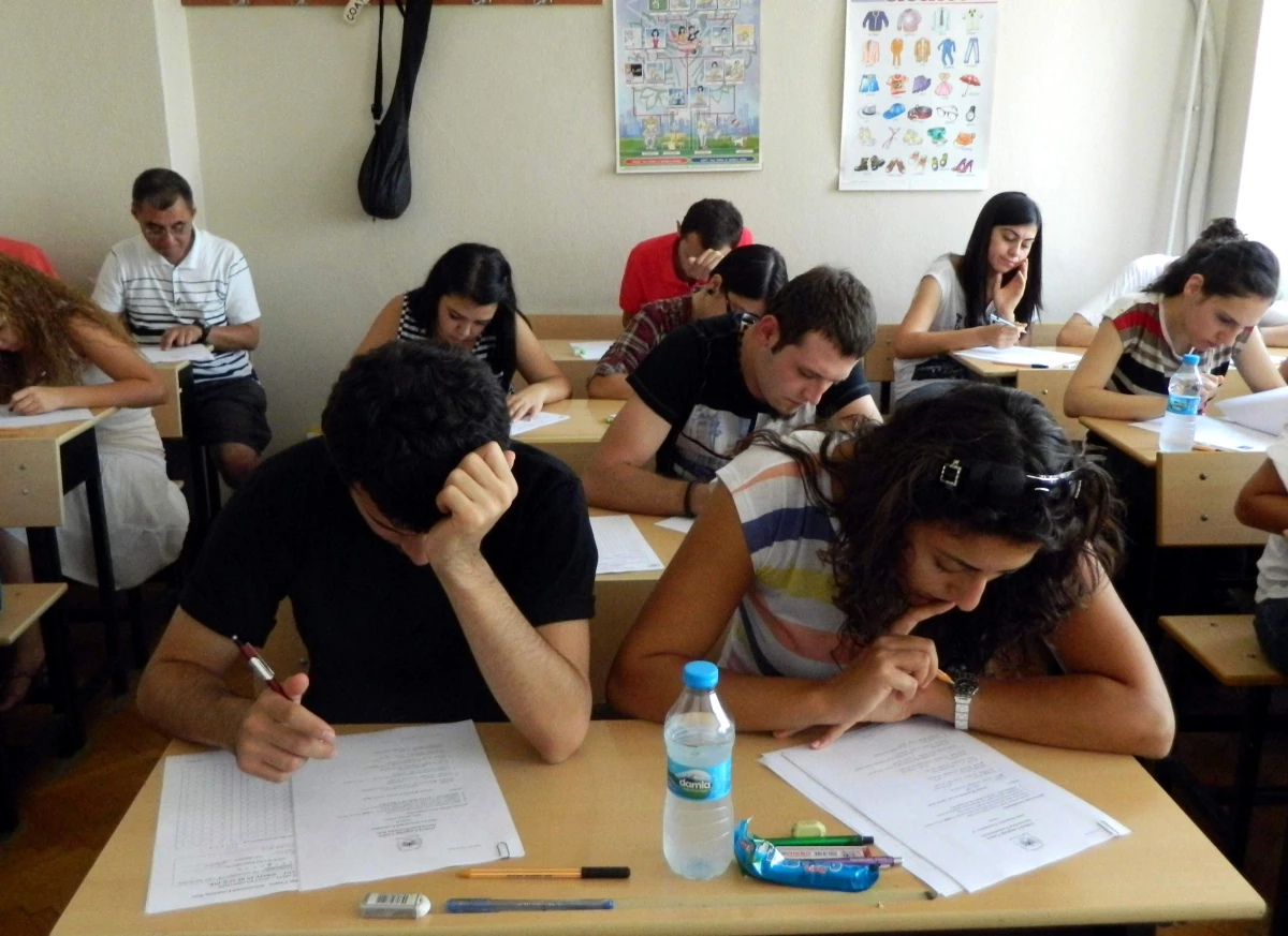 Aydın\'da İki Ayrı Sınavda 24 Bin Öğrenci Ter Dökecek