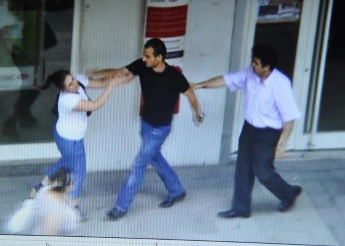 Boşandığı Eşe Meydan Dayağı