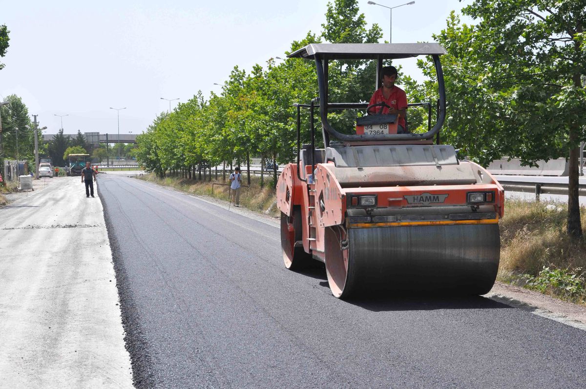 Bursa Caddesi Asfaltlanıyor
