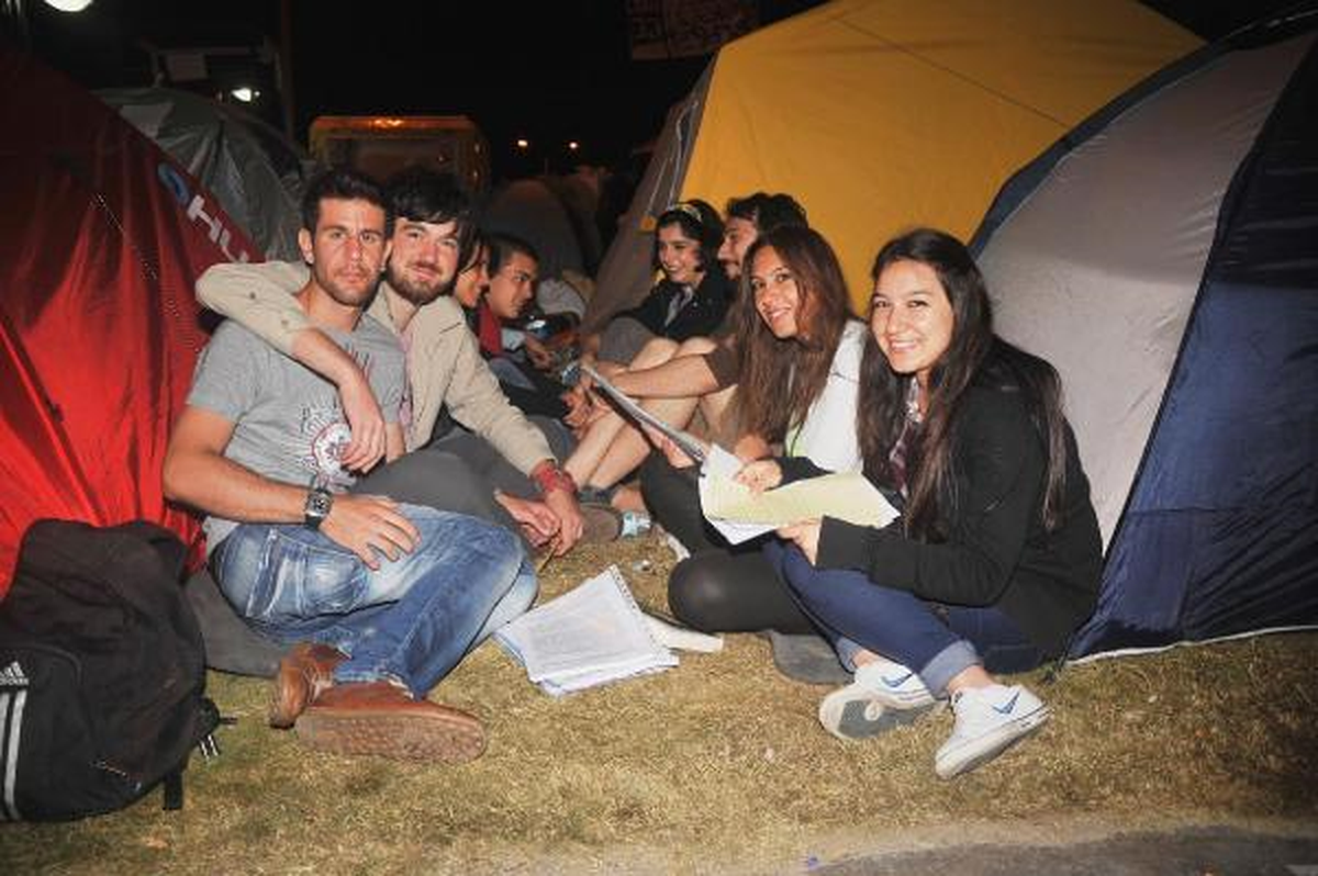 Çadırda Kalan Eylemciler Sınava Çalıştı
