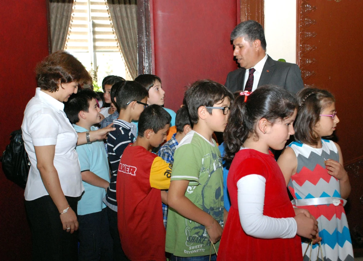 Edebali İlkokulu Öğrencilerinden Valilik Ziyareti
