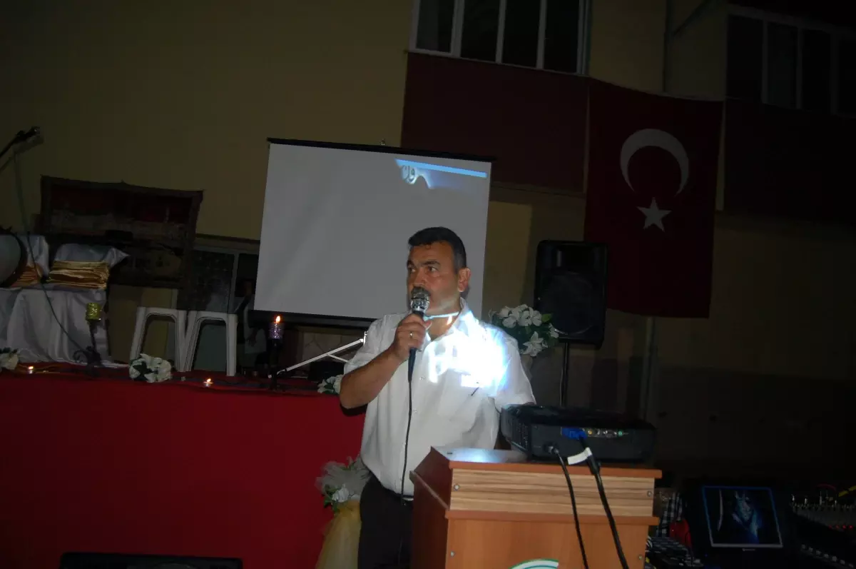 Lapseki'de İHL Öğrencilerinden Şiir Gecesi