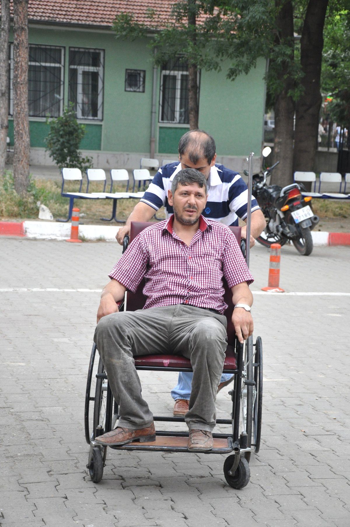 İnegöl\'de Trafik Kazaları: 4 Yaralı