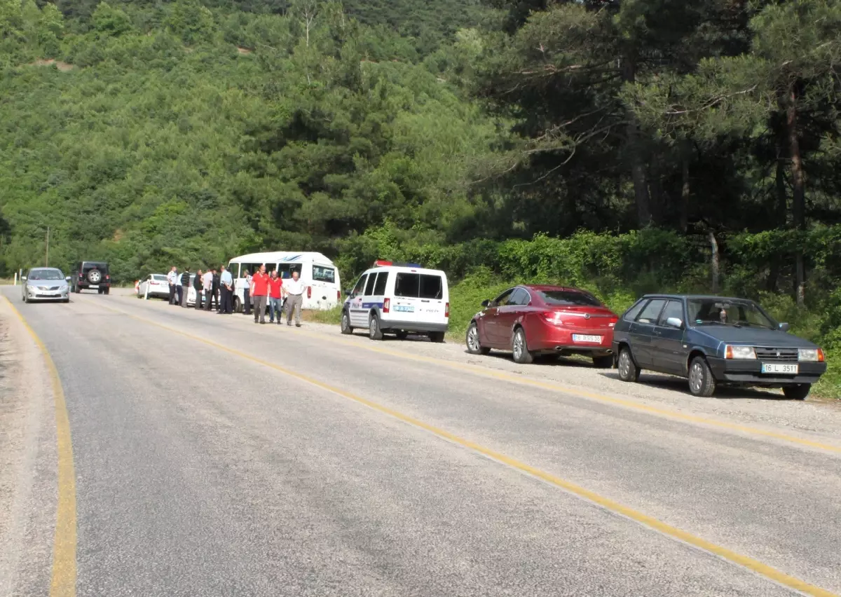 İşçi Taşıyan Minibüs Devrildi: 4 Yaralı