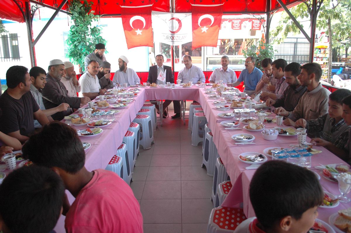 Kızılay\'dan Suriyeli Öğrencilere Destek