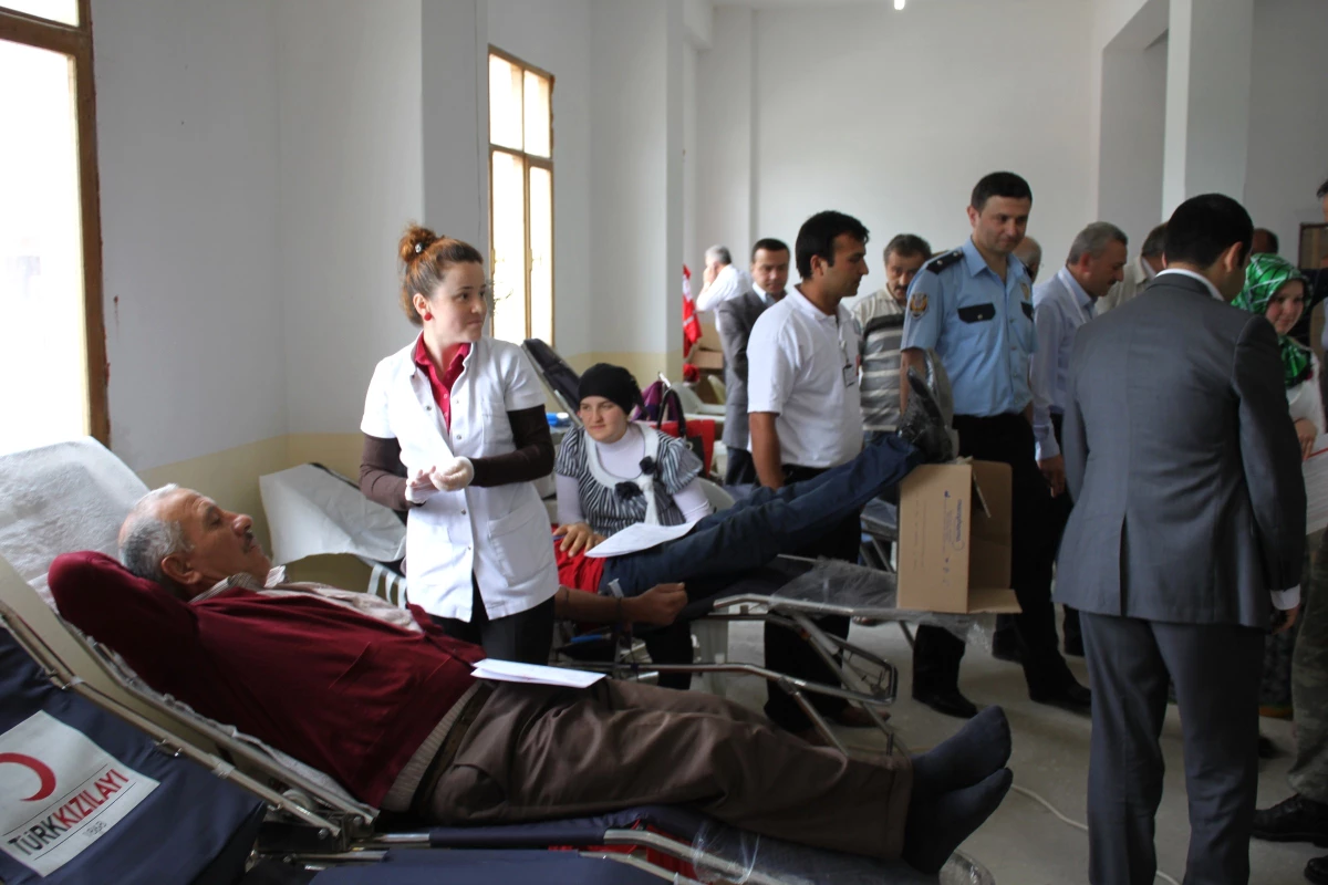 Kumru\'da Kızılay\'a Kan Bağışı Köylere Taştı