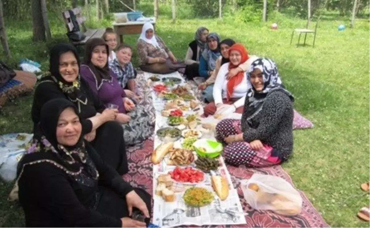 Kumru\'da Kur\'an Kursu Öğrencilerinin Pikniği