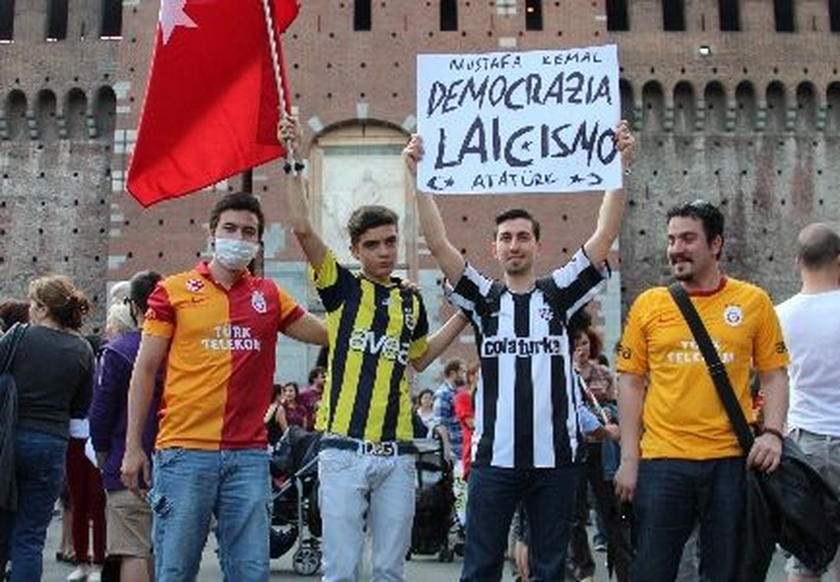 Milano Gezi Parkı Direnişine Destek Verdi