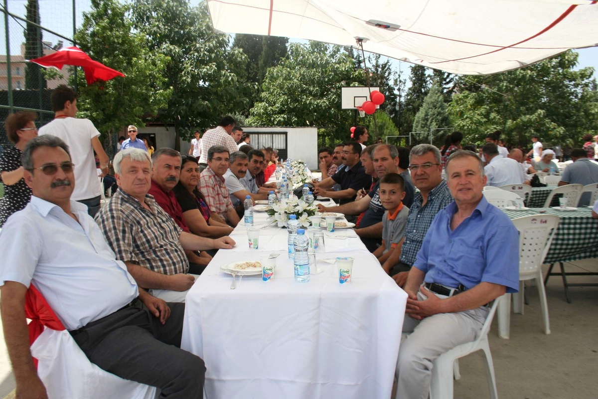Ortaca Metem'de Pilav Günü ve Mezuniyet Töreni