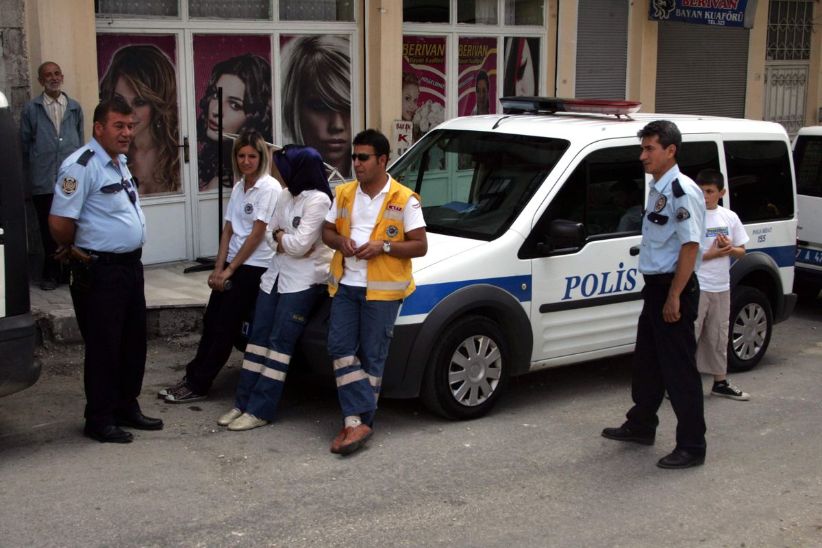 Polise İfade Vermek İstemeyen Şahıs Kendini Eve Kilitledi