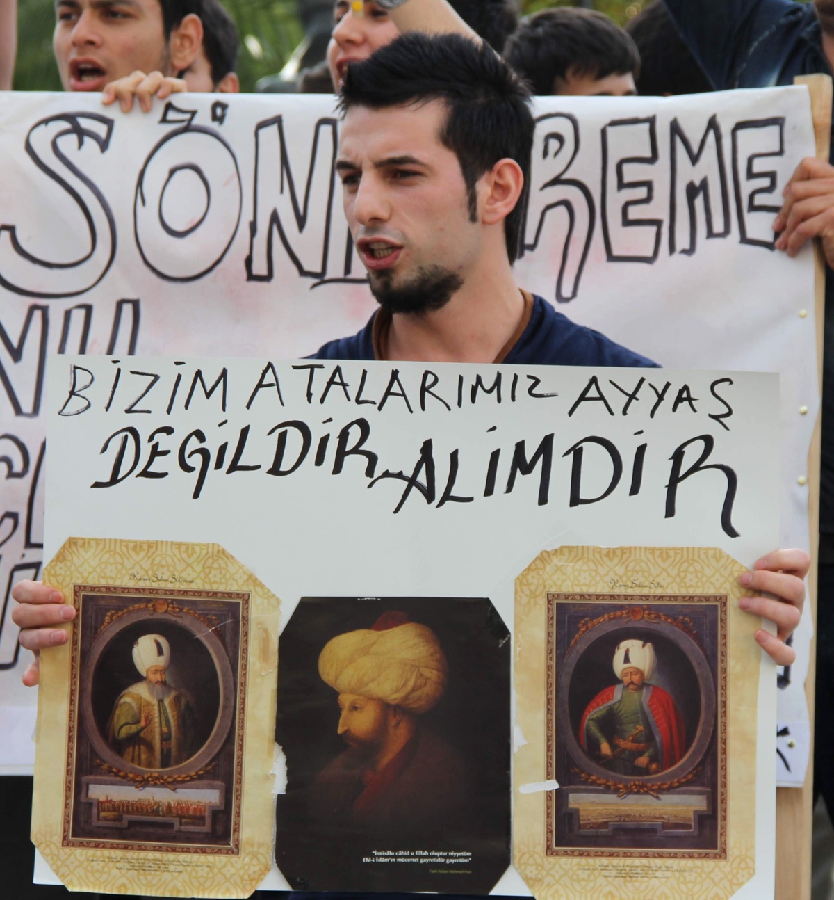 Rizeli Gençler Polise Destek Verdi