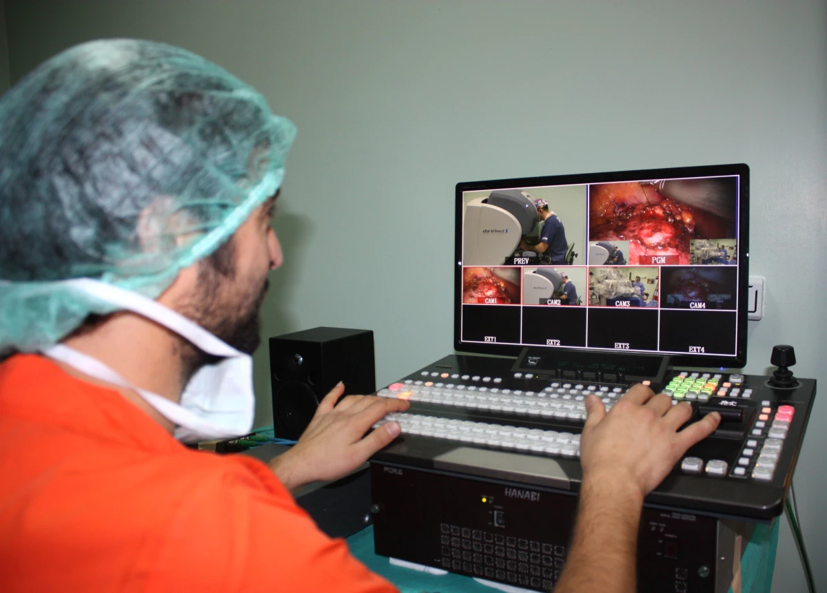 Robotik Cerrahlar Ankara\'da Buluştu