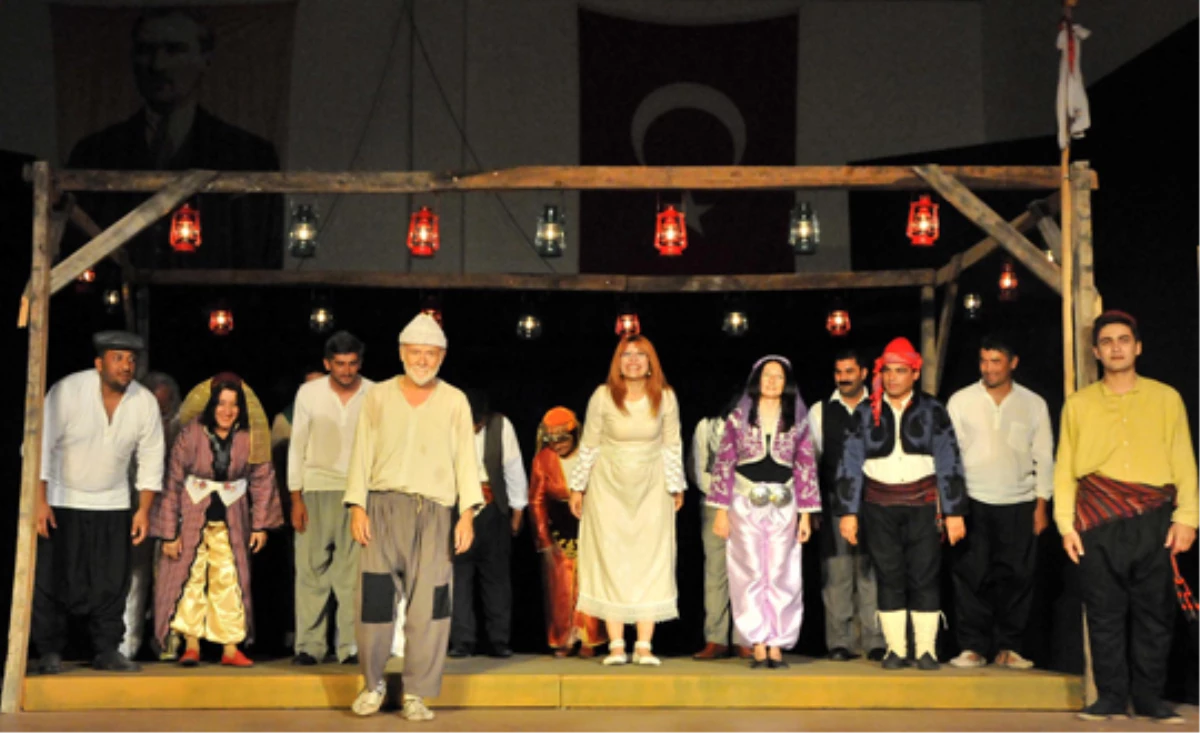 Türk Edebiyatının İlk Gerçekçi Köy Romanı Tiyatro Sahnesinde