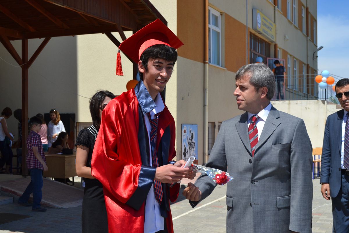 Vali Çınar\'dan Öğrencilere Sürpriz