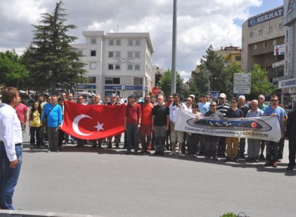Niğde\'de Dağcılara "İleri Kaya Eğitimi" Veriliyor