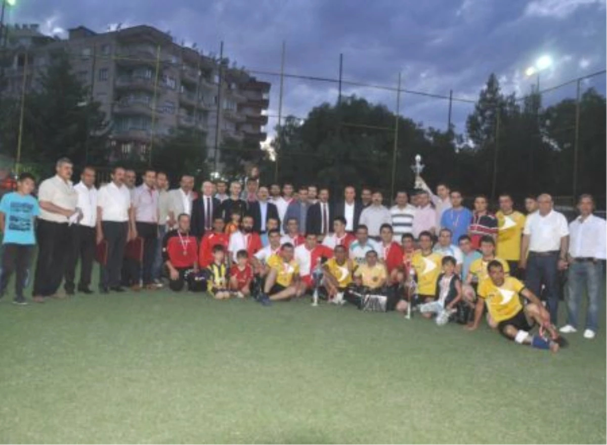 Siirt\'te Halı Saha Futbol Turnuvası Sona Erdi