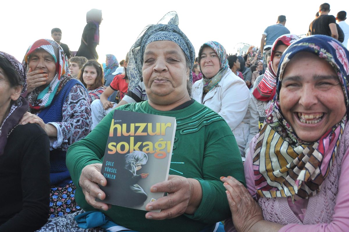 5 Bin Roman Vatandaş Aynı Anda Kitap Okudu