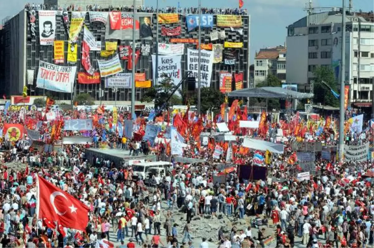 Gezi Parkı Olaylarının 13\'üncü Gününde Taksim\'de Miting