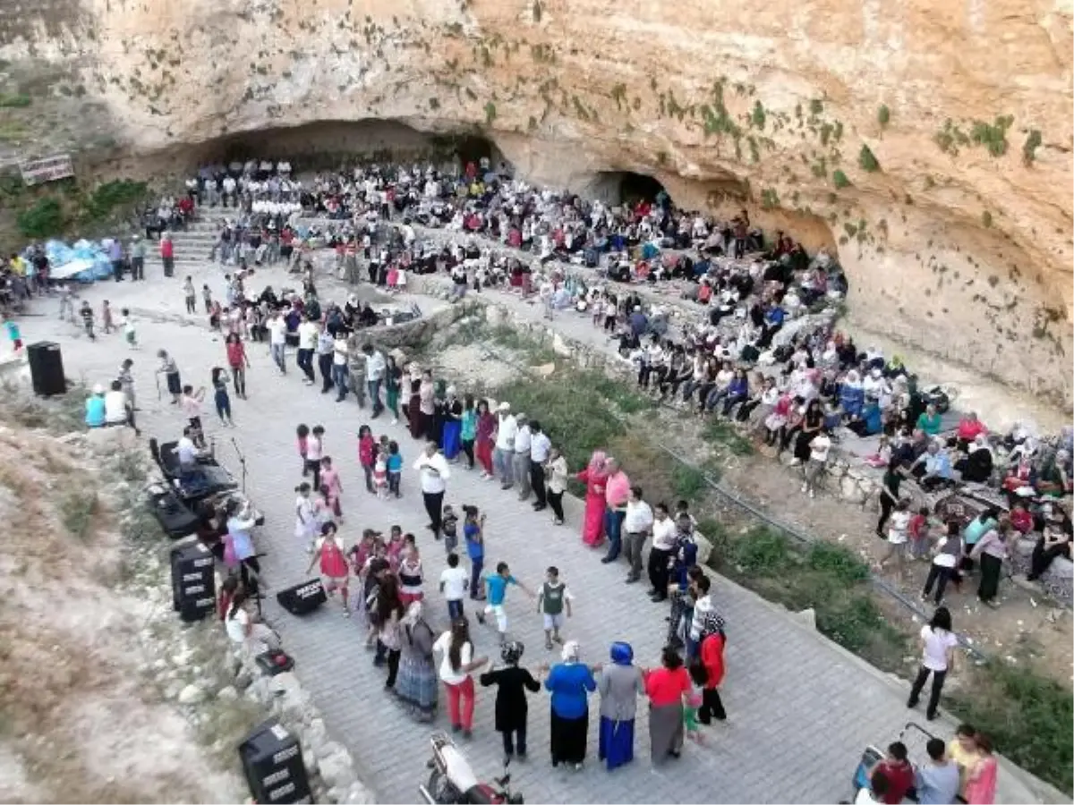 Hasankeyf\'in Ağlayan Mağarası Turizme Açıldı