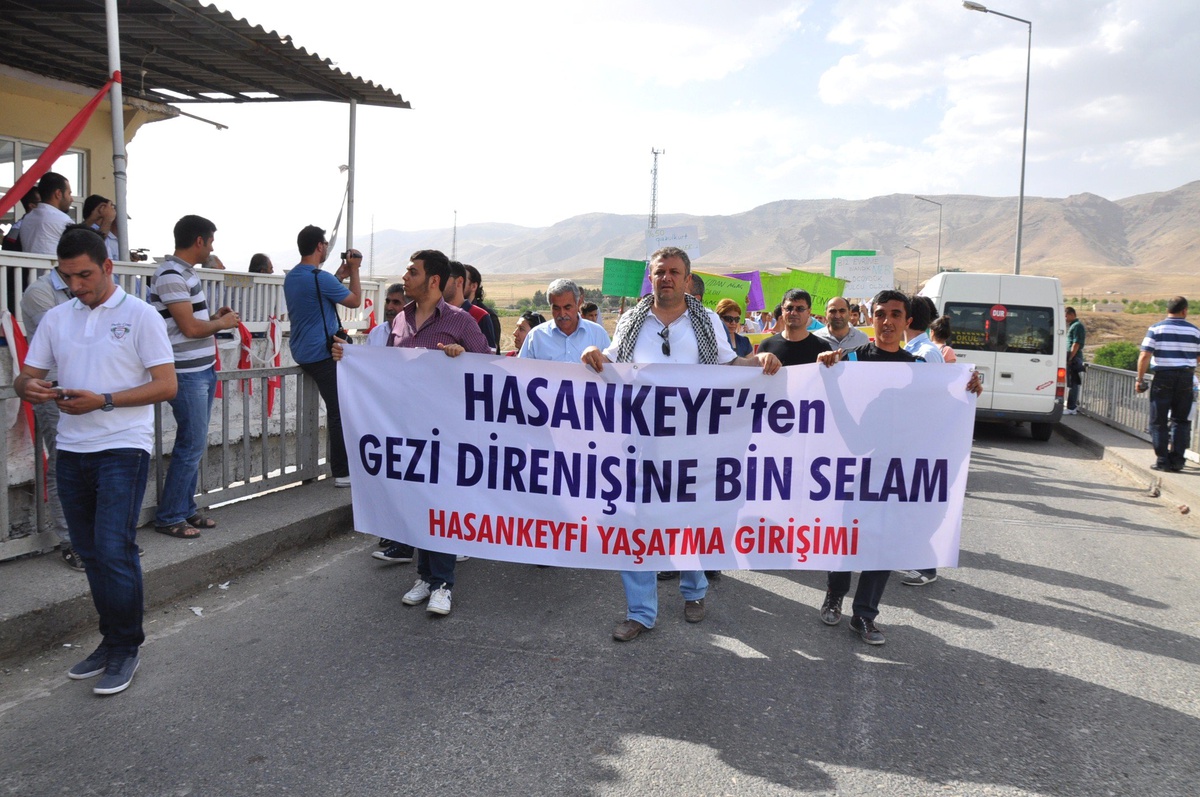 Hasankeyf\'te Gezi Parkı\'na Destek Yürüyüşü