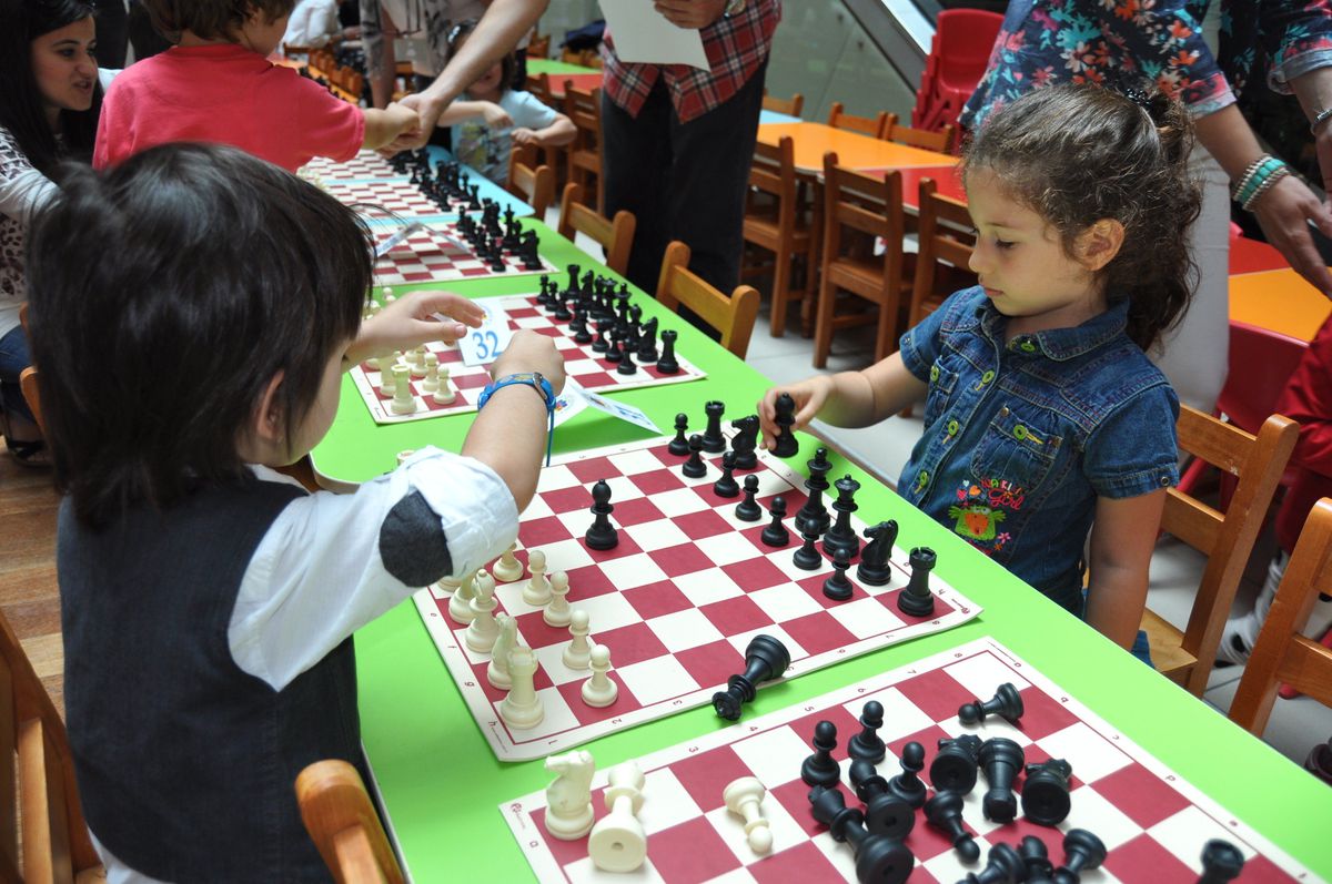 Minik Satranç Tutkunları Kıyasıya Yarıştı