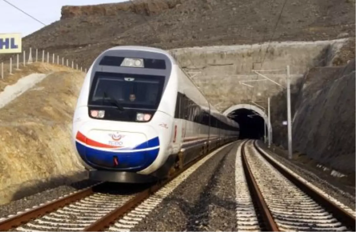 Ankara-İstanbul Hızlı Tren Projesi İçin Ayb\'den 200 Milyon Euro Kredi Alındı