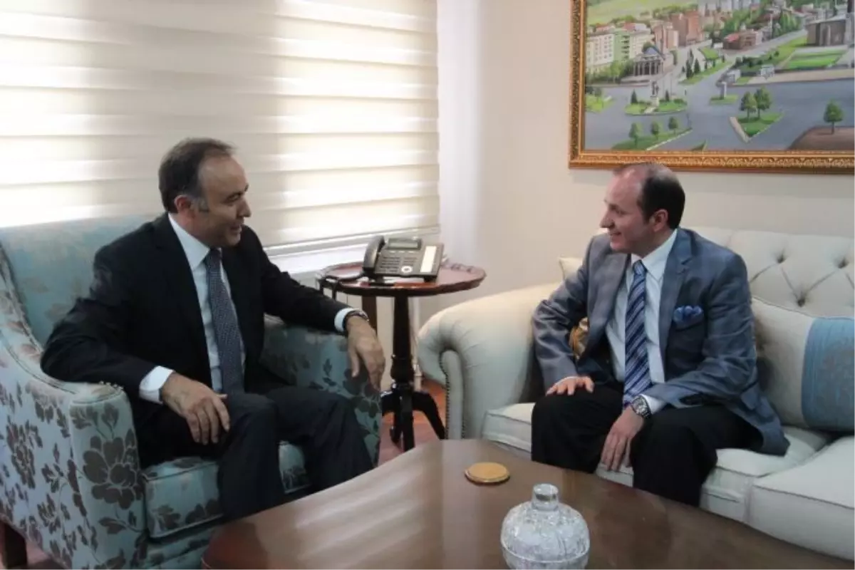 Başkan Küçükler, Erzurum Valisi Altıparmak\'ı Makamında Ziyaret Etti