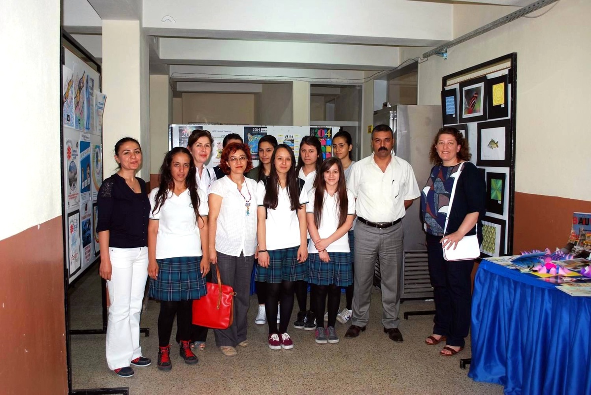 Kız Meslek Lisesi\'nden Yıl Sonu Sergisi