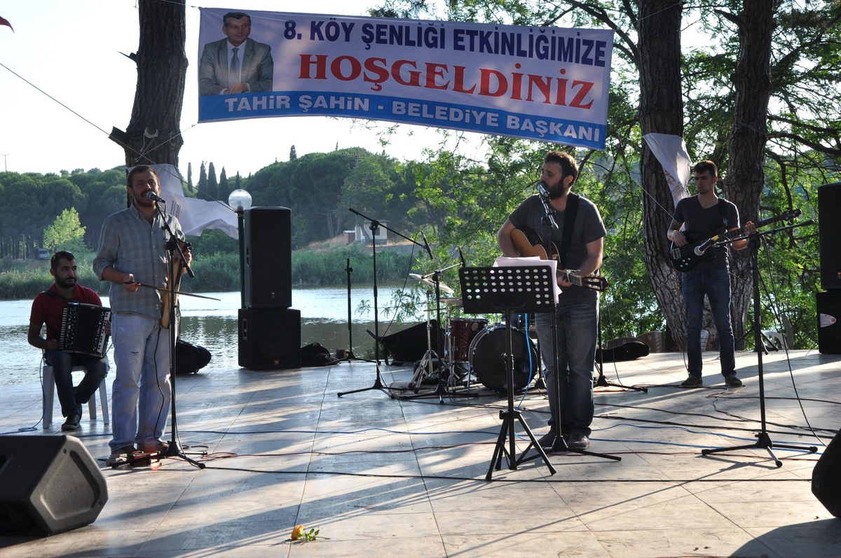 Menemen'de Köy Şenliği Coşkusu