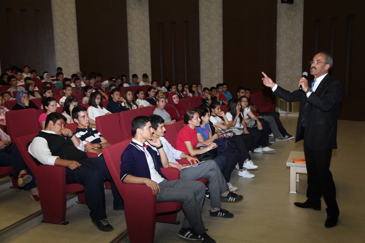 Selçuklu Belediyesi\'nden Lys Öncesi Motivasyon Semineri