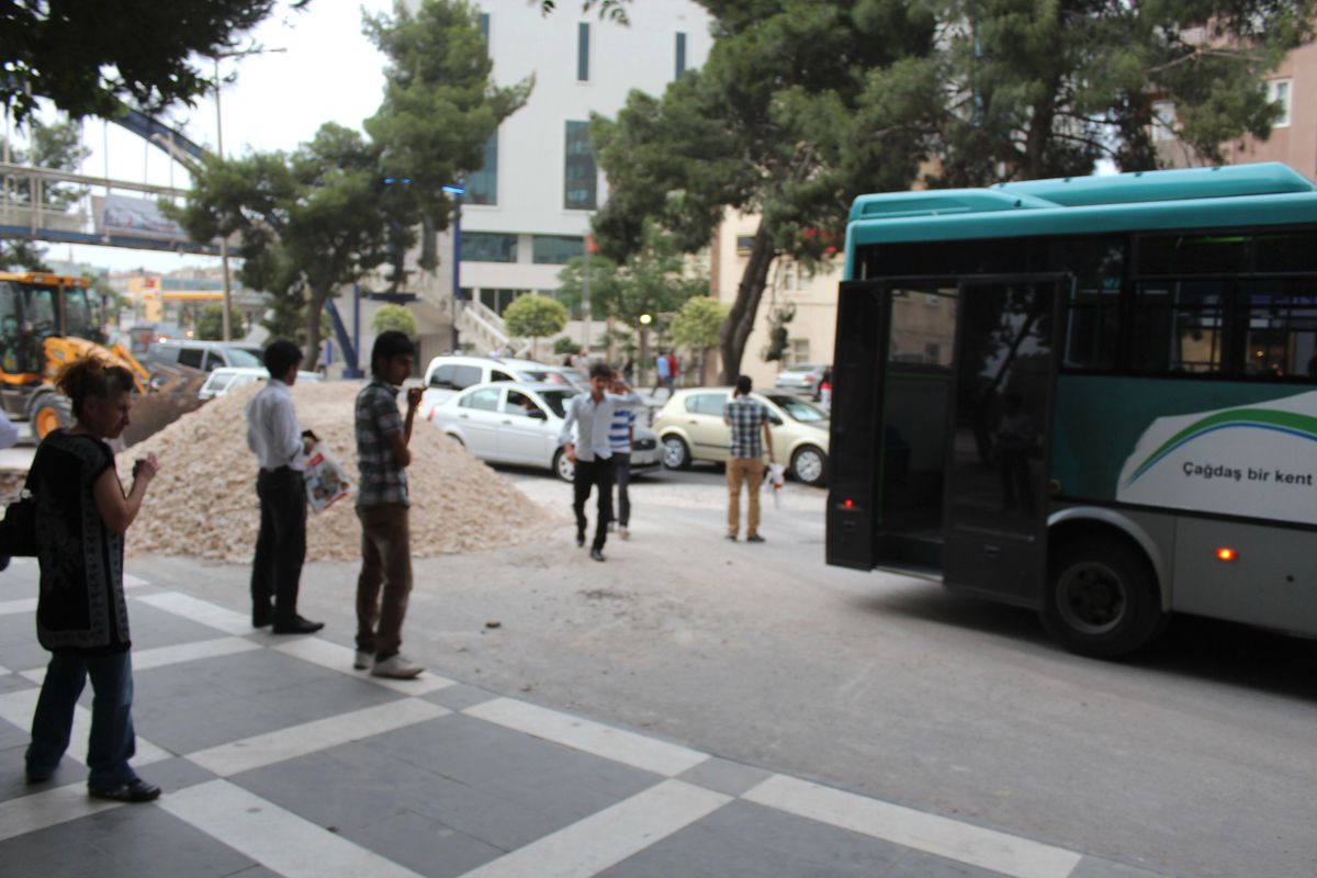 Vatandaş, Yol Çalışmalarından Rahatsız Oldu