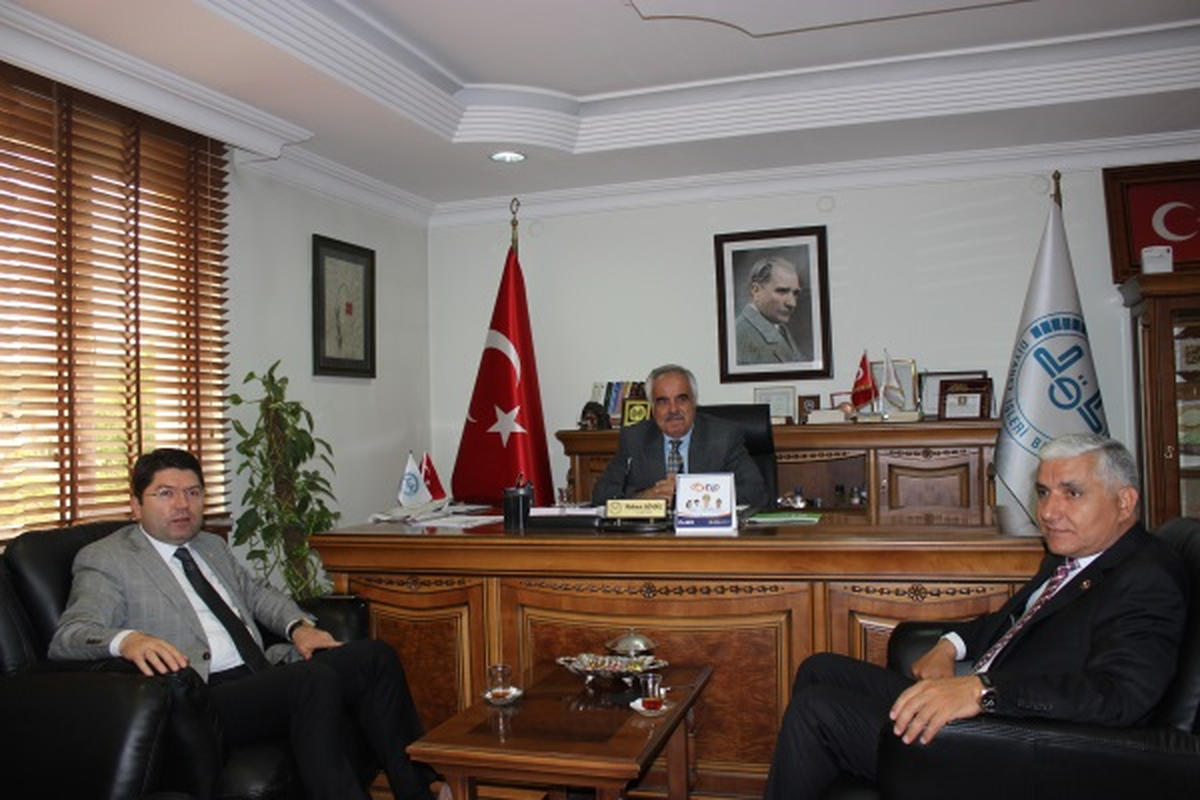 Yılmaz Tunç İl Müftüsü Mahmut Gündüzü Ziyaret Etti