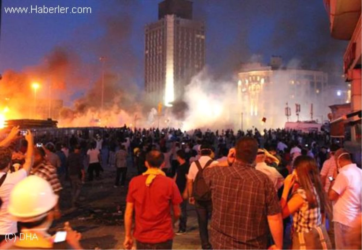/ 15\'inci Günde Taksim Meydanı ve Gezi Parkı\'na Müdahale